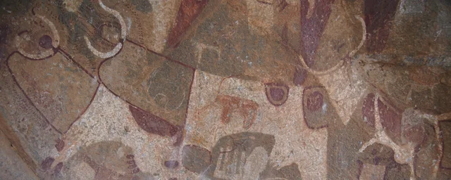 Bovinos engalanados y figuras, abrigo de Laas Geel