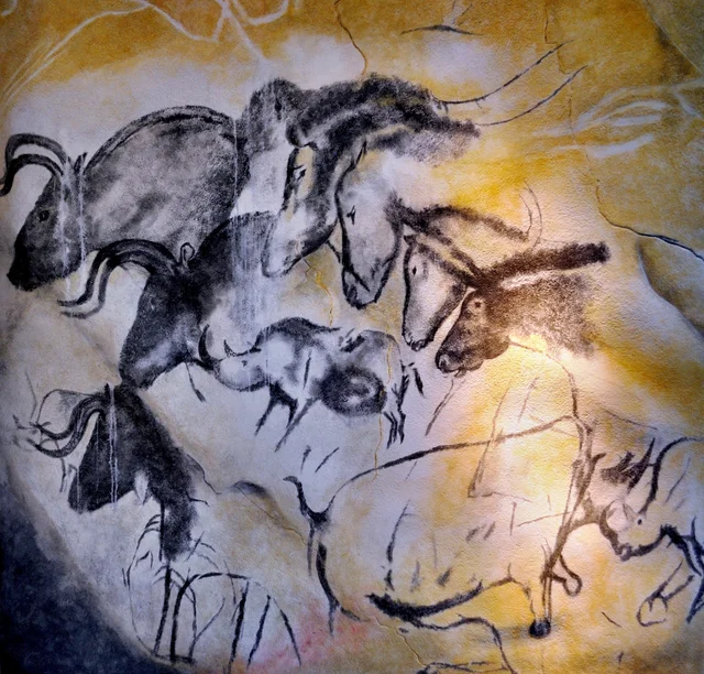 Caballos, rinocerontes y uros, réplica de la cueva Chauvet