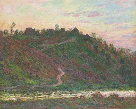 Le village de La Roche-Blond au soleil couchant