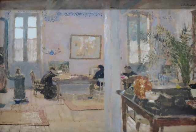 Intérieur. Relais