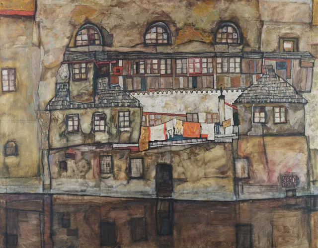 Mur de maison au bord de la rivière