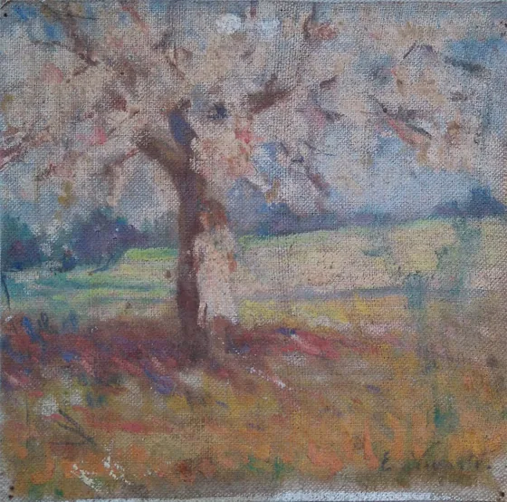 Fillette dans l'arbre