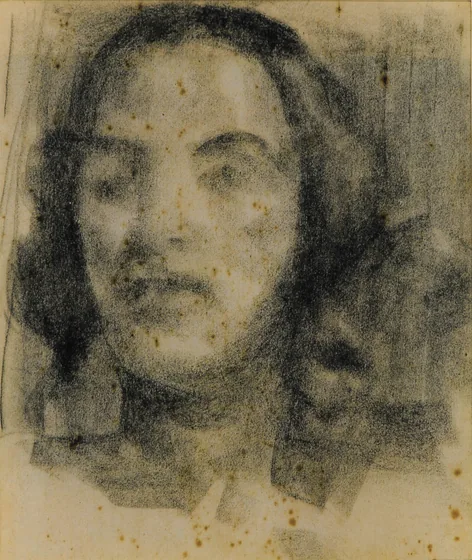 Visage féminin