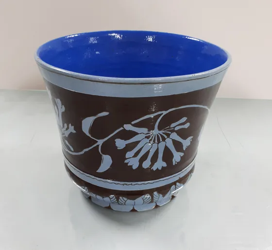 Vase décoré d'ipomées