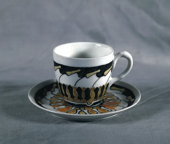 Tasse à café et soucoupe - Porcelaine de Limoges peinte