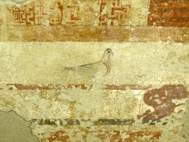 Dove (Golini Tomb I)