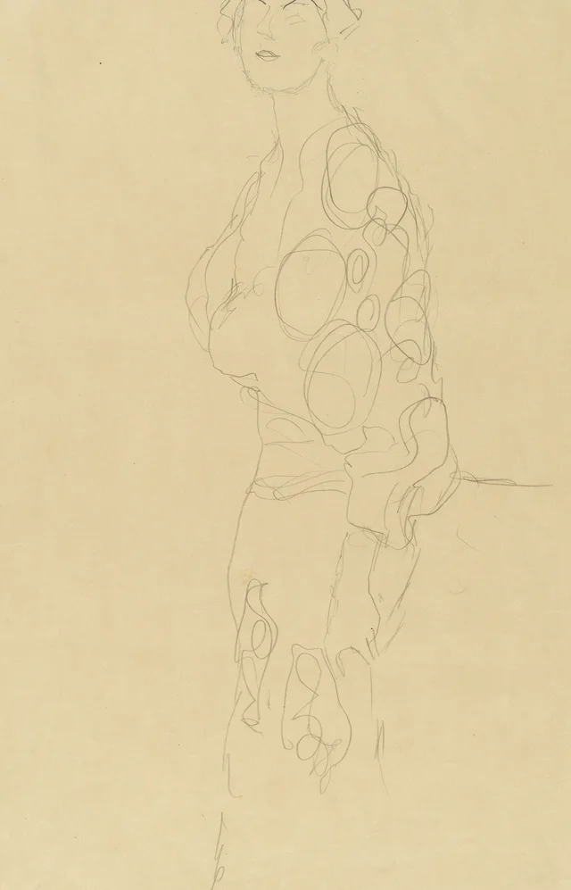 立つ女