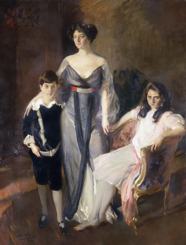 La señora de Ira Nelson Morris y sus hijos