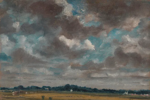 Vaste paysage avec nuages gris