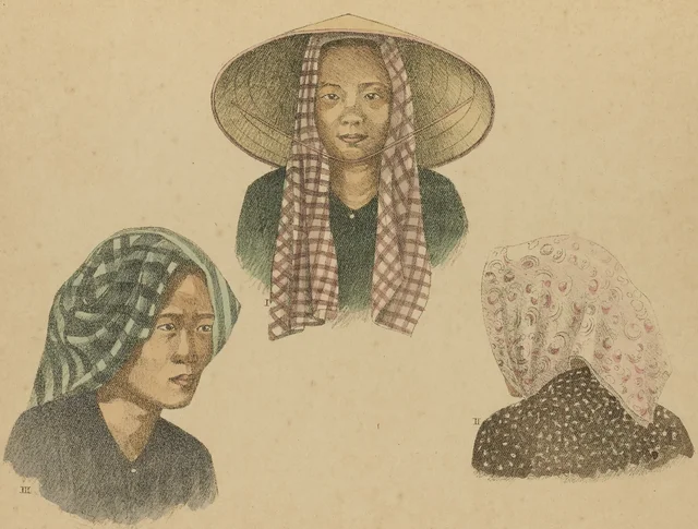女性の被り物：I. 円錐形のヤシ葉の笠（nón lá）；II. 柄物の布で結んだ頭巾（khăn rằn ri）；III. マドラス織の頭巾（khăn rằng miếng chả）