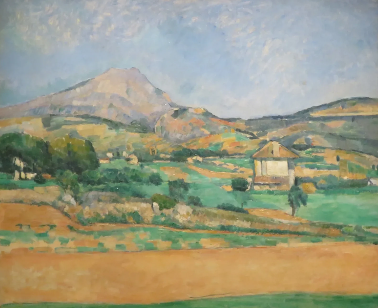 La montaña Sainte-Victoire vista desde el camino de Valcros (y la casa de campo La Générale), Paul Cézanne