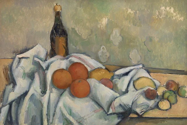 Botella y frutas