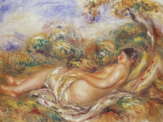 Femme étendue dans la campagne