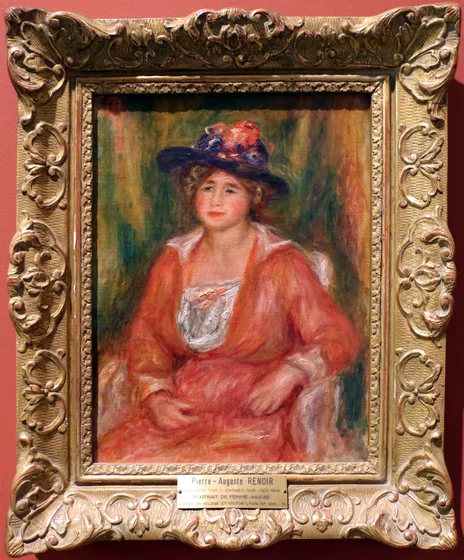 Portrait de femme assise