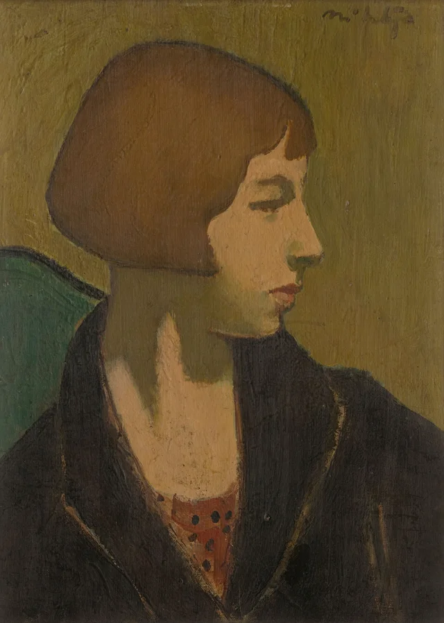Femme à la veste noire