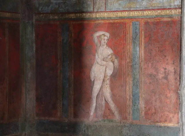 Figure féminine nue