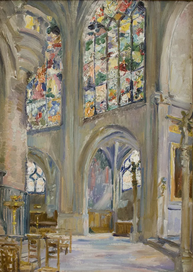 Interior da igreja de Saint-Étienne em Paris