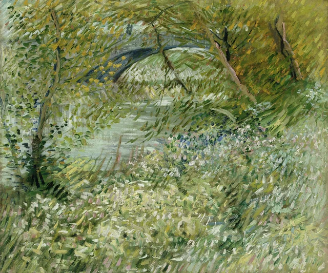 Orilla del río en primavera