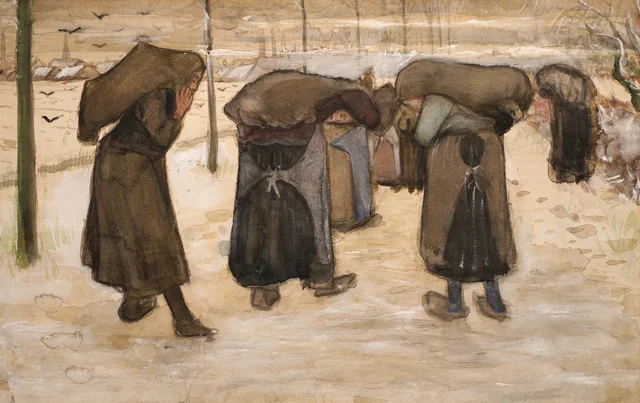 Mujeres llevando sacos de carbón en la nieve
